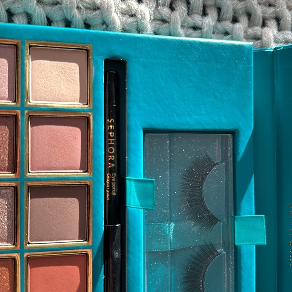 Sephora palette with lashes - Picture 3 of 8